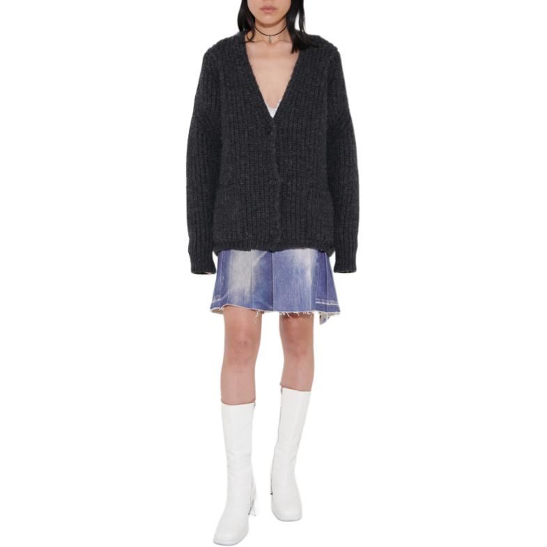 Lookbook (W) OUR LEGACY Hitam V-Neck Lengan Panjang Cardigan Rajut Polos Sweater W4223WCGM