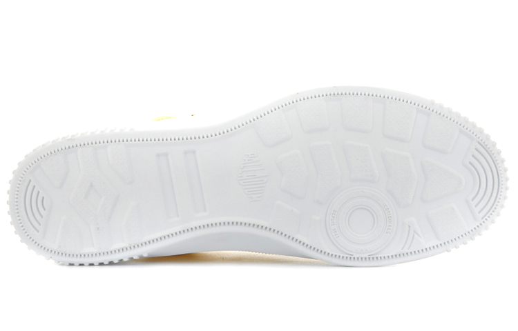 Shop Palladium 輕鬆綁帶低筒帆布鞋 女士款 黃色