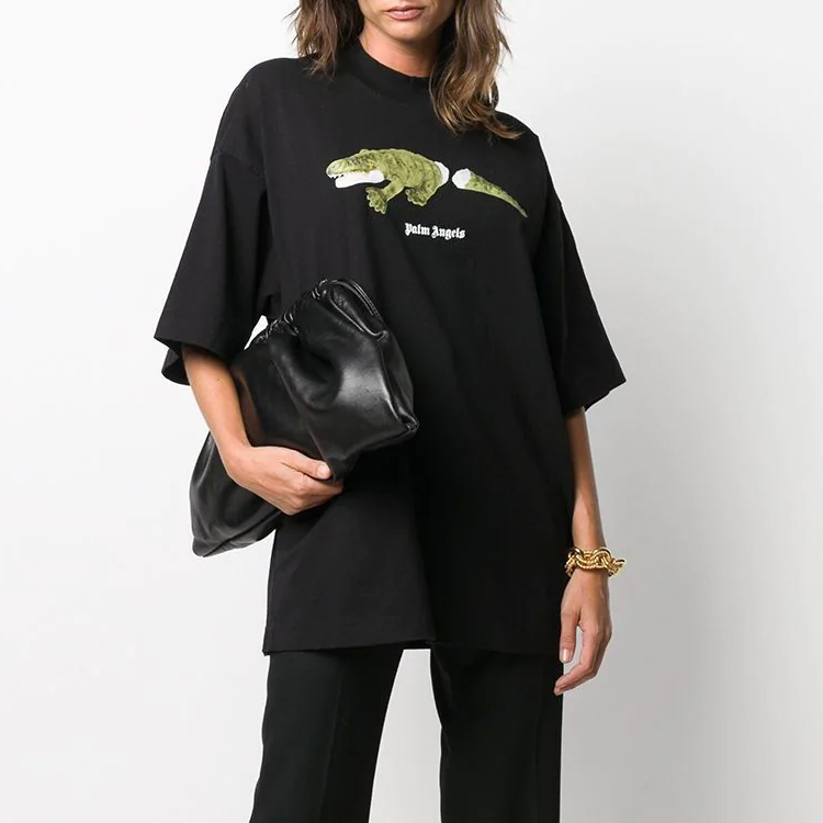 Shop (W) 팜엔젤스 크로커다일 프린트 오버사이즈 블랙 티셔츠 PWAA017F20JER0051055