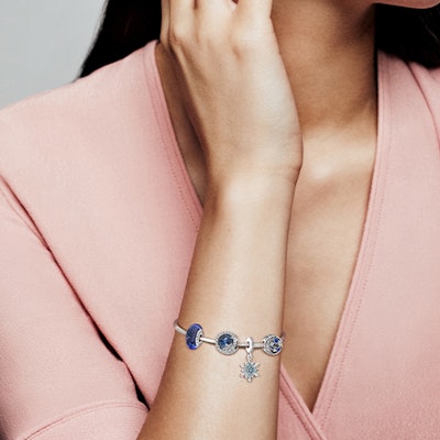 (W) パンドラ 925 シルバー 輝く星 ブレスレットセット レディース - マルチカラー ZT1100 Shop (W) パンドラ 925 シルバー 輝く星 ブレスレットセット レディース - マルチカラー ZT1100