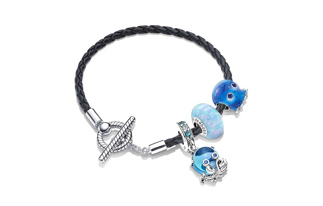 (Women) Pandora Moments Stylish & Versatile  Charm Bracelet. ZT2374