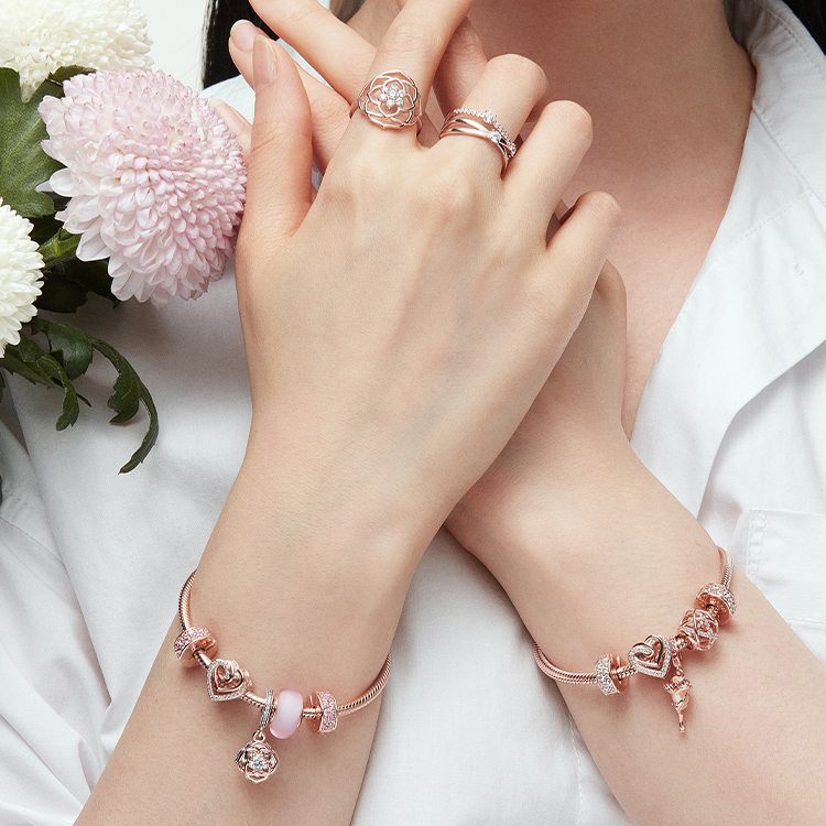 Sizing (W) Set Gelang Pandora Rose Gold Berkilau Bersilang untuk Wanita. ZT1069