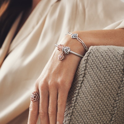 (W) Set Gelang Wanita Pandora Rose Life. ZT1342 Lookbook (W) Set Gelang Wanita Pandora Rose Life. ZT1342