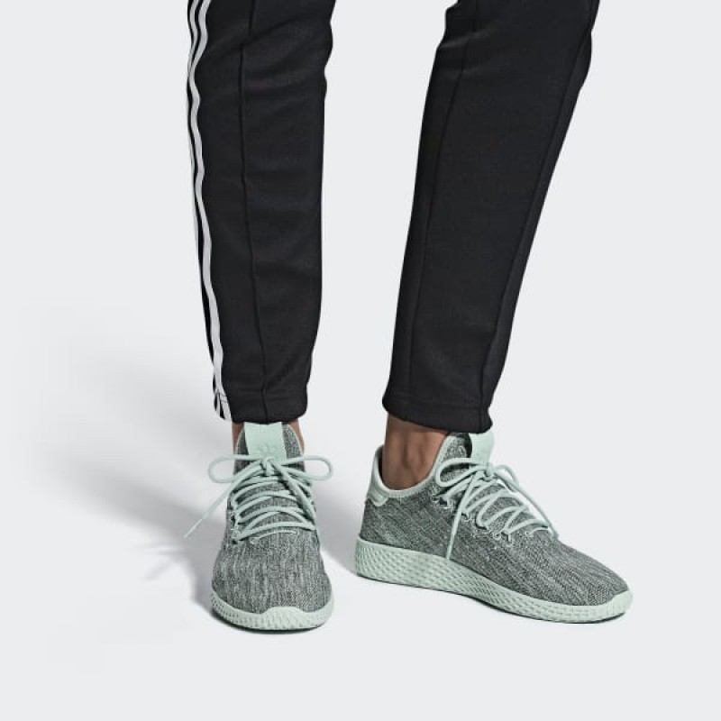 Sizing (W) Pharrell x adidas Tennis Hu ''Geverfd'' DB2859