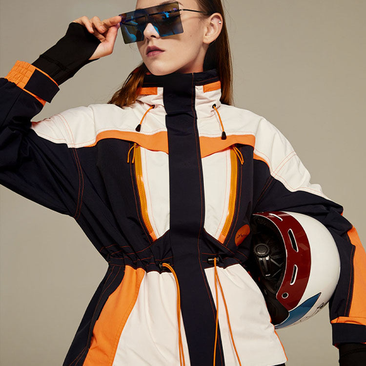 Lookbook (W) Phenix MISS 系列撞色連帽保暖滑雪夾克. PCA82OT05