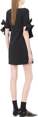 (W) PINKO FW23 黑色露肩蝴蝶结袖中长连衣裙。 1032237624-Z99 Purchase (W) PINKO FW23 黑色露肩蝴蝶结袖中长连衣裙。 1032237624-Z99