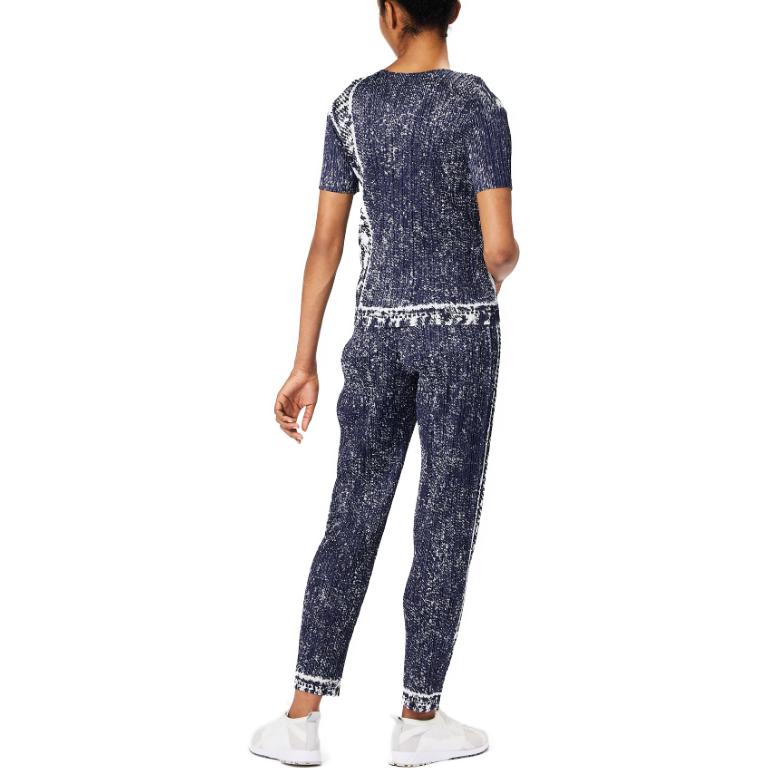 Shop (W) PLEATS PLEASE ISSEY MIYAKE 漸變色圓領短袖T恤 SS23 靛藍色。 PP36JK421-79