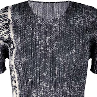 Sizing (W) PLEATS PLEASE ISSEY MIYAKE 漸變色圓領短袖T恤 SS23 靛藍色。 PP36JK421-79