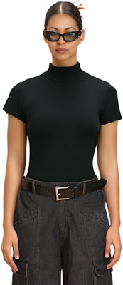 (W) PLEATS PLEASE Issey Miyake 素色短袖褶皺T恤 黑色 女款 SS22 PP55FK105-15 Lookbook (W) PLEATS PLEASE Issey Miyake 素色短袖褶皺T恤 黑色 女款 SS22 PP55FK105-15