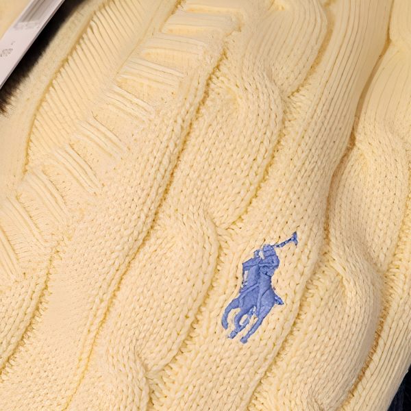 Lookbook (W) Polo Ralph Lauren Solid Logo V-Neck Knit Sweater Kuning. 211570011-102