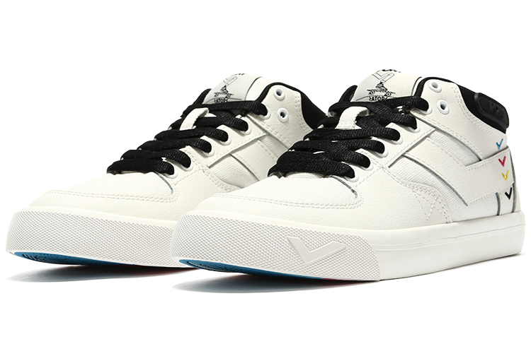 Lookbook (W) PONY Atop 'Klasik Low-Top Putih' 13W1AT04RW