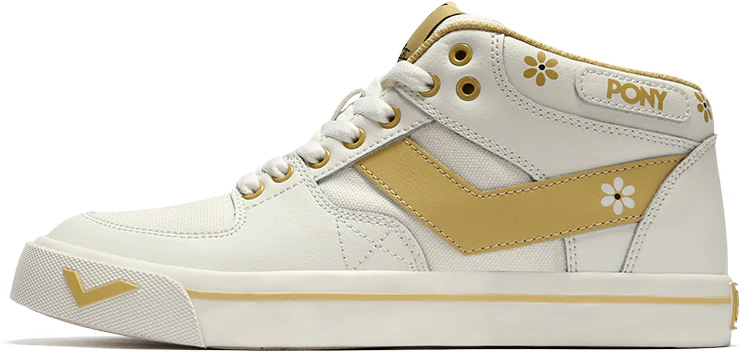 women-pony-atop-pure-white-21-w1-at-08-rw