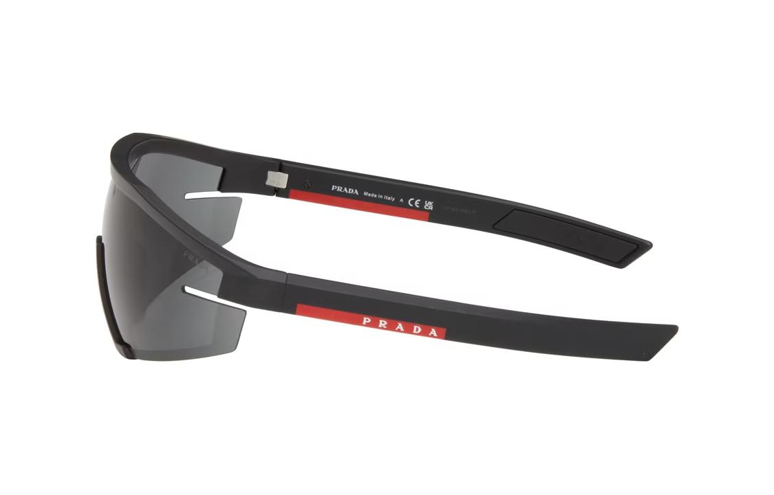 Lookbook (W) 프라다 비정형 로고 디테일 블랙 나일론 선글라스. 0PS03ZS