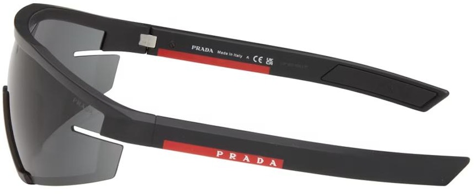 (W) 프라다 비정형 로고 디테일 블랙 나일론 선글라스. 0PS03ZS Lookbook (W) 프라다 비정형 로고 디테일 블랙 나일론 선글라스. 0PS03ZS