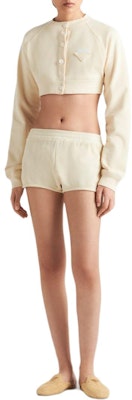 (W) プラダ ソリッドベージュ エラスティックウエスト カジュアルショーツ. POIZON202406695 Lookbook (W) プラダ ソリッドベージュ エラスティックウエスト カジュアルショーツ. POIZON202406695