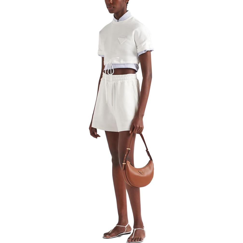 Lookbook (W) 프라다 화이트 로고 포인트 크롭 코튼 플리스 탑. 135717-113B-F0009-S-231