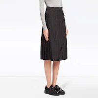 Shop (W) PRADA 黑色百褶休閒裙配純色扣環細節。 21H859S2011WQ8-F0002