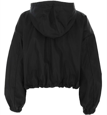 (W) Chaqueta Negra con Capucha y Detalle de Logo PRADA. 29X900S2021WQ8-F0002 Lookbook (W) Chaqueta Negra con Capucha y Detalle de Logo PRADA. 29X900S2021WQ8-F0002