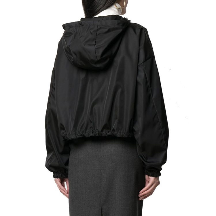 Purchase (W) Chaqueta Negra con Capucha y Detalle de Logo PRADA. 29X900S2021WQ8-F0002