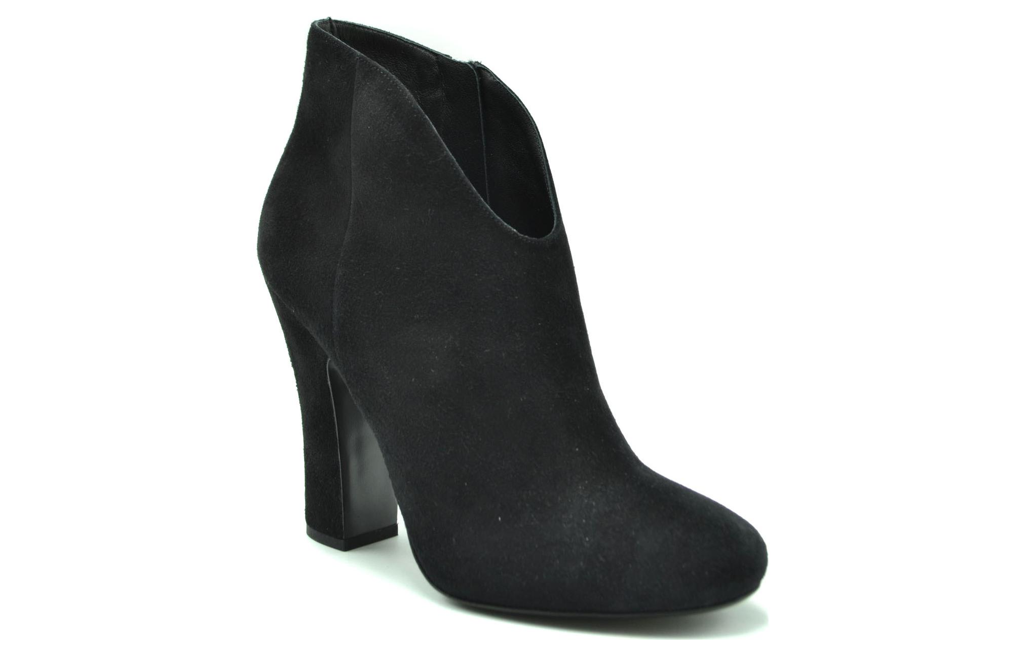 Lookbook PRADA 舒適休閒 短靴 高跟 女款 黑色