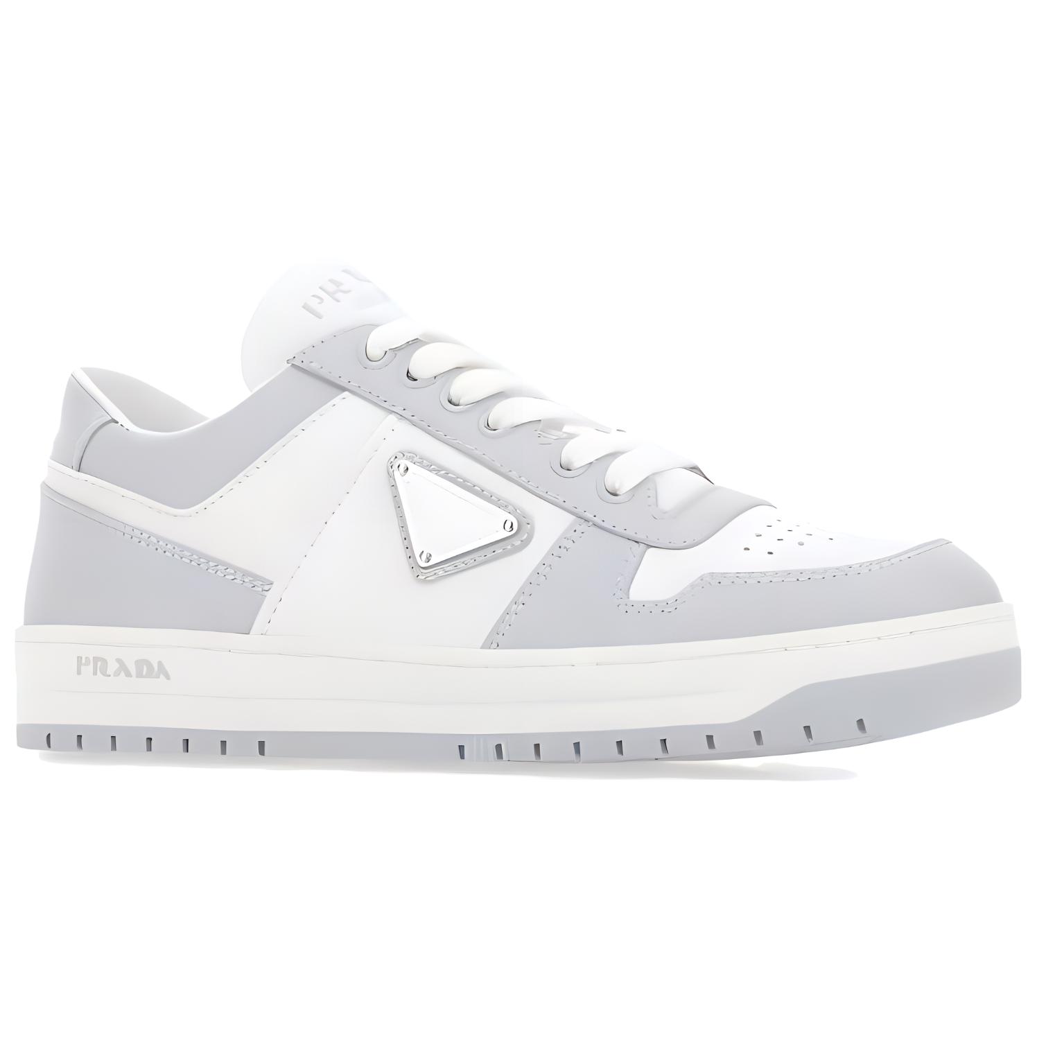 Shop PRADA 皮革 低帮 系带 時尚板鞋 女款 白灰