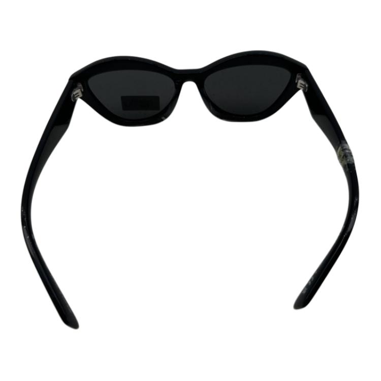 Lookbook (W) 프라다 각인 로고 버터플라이 선글라스 여성 블랙 0PRA02SF16K08Z55