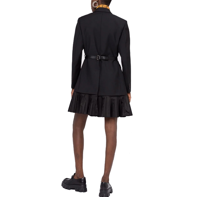 Sizing (W) Vestido Negro Prada FW21 de Manga Larga con Cinturón y Doble Botonadura. P587LK-1Y3J-F0806