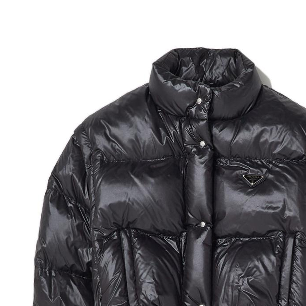 Sizing (Women) PRADA FW22  Black Down Jacket Detachable High Collar Loose Fit 291805-11A9-F0002