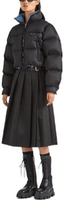 (Women) PRADA FW22 Black Puffer Jacket Winter Warm Outdoor Down Coat 292056-1WQ8-F0002-S-222 Lookbook (Women) PRADA FW22 Black Puffer Jacket Winter Warm Outdoor Down Coat 292056-1WQ8-F0002-S-222