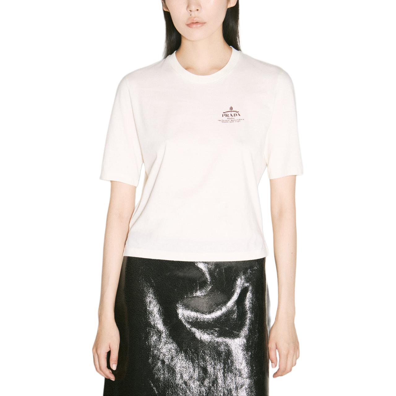 Order (W) PRADA FW24 Kemeja-T Leher Bulat Putih dengan Logo Huruf. 3549B-15S8-F0XPE-S-OOO