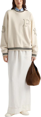 (W) Prada FW24 象牙條紋徽標貼飾圓領長袖上衣 134709-1509-F0304-S-OOO Lookbook (W) Prada FW24 象牙條紋徽標貼飾圓領長袖上衣 134709-1509-F0304-S-OOO