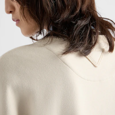 (W) Prada FW24 象牙條紋徽標貼飾圓領長袖上衣 134709-1509-F0304-S-OOO Details for (W) Prada FW24 象牙條紋徽標貼飾圓領長袖上衣 134709-1509-F0304-S-OOO