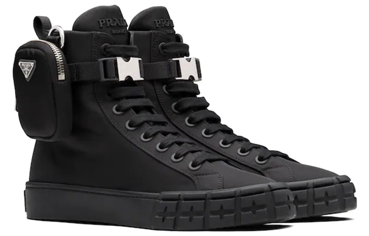 Lookbook PRADA普拉達 可拆式尼龍小包 高筒 時尚板鞋 女款 黑