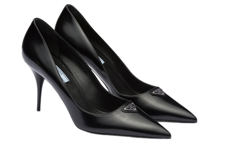 Lookbook (W) Prada Leren Enamel Driehoek Logo Puntige Stiletto ''Zwart'' 1I001N_055_F0002_F_085
