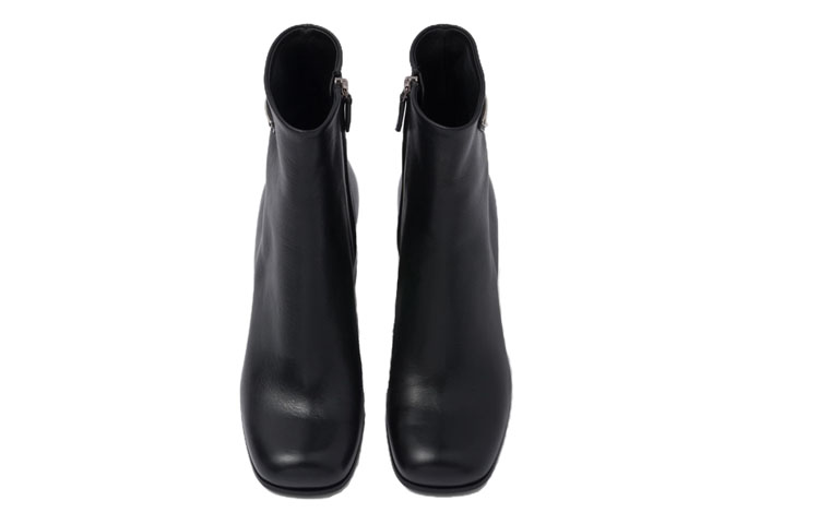 Shop (W) 프라다 블랙 가죽 패션 앵클부츠 1T930M_070_F0002_F_065