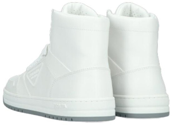 (W) プラダ ロゴ ハイカットスニーカー (白)
(Purada Logo Hai Katto Sunīkā (Shiro)) 1T791M_3LJ6_F097W Lookbook (W) プラダ ロゴ ハイカットスニーカー (白)
(Purada Logo Hai Katto Sunīkā (Shiro)) 1T791M_3LJ6_F097W