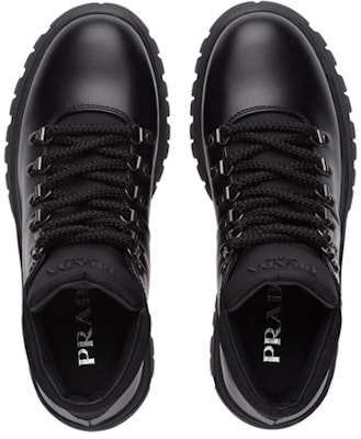 (W) 프라다 블랙 컴포트 가죽 레이스업 부츠 1T709M_3LFR_F0002_F_030 Lookbook (W) 프라다 블랙 컴포트 가죽 레이스업 부츠 1T709M_3LFR_F0002_F_030