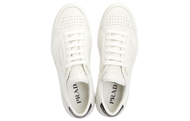 Shop PRADA 牛皮 系帶 時尚板鞋 女款 白色