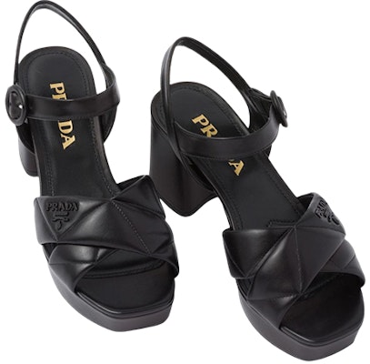 (W) Prada Sandal Kulit Hak Blok Logo dengan Gesper 'Hitam' 1XP43B_038_F0002_F_065 Lookbook (W) Prada Sandal Kulit Hak Blok Logo dengan Gesper 'Hitam' 1XP43B_038_F0002_F_065
