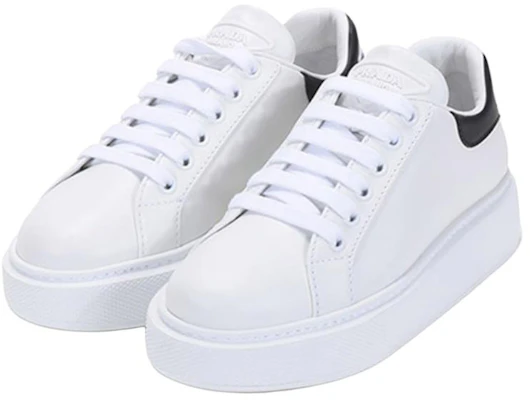 (W) Prada Leren Lage Sneakers ''Wit Zwarte Achterkant'' 1E452M_3AVF_F0964_F_045 Lookbook (W) Prada Leren Lage Sneakers ''Wit Zwarte Achterkant'' 1E452M_3AVF_F0964_F_045