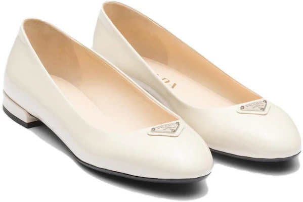 (W) Prada Sepatu Sneakers Kulit Rendah 'Ivory White' 1F200N_069_F0304_F_015 Order (W) Prada Sepatu Sneakers Kulit Rendah 'Ivory White' 1F200N_069_F0304_F_015