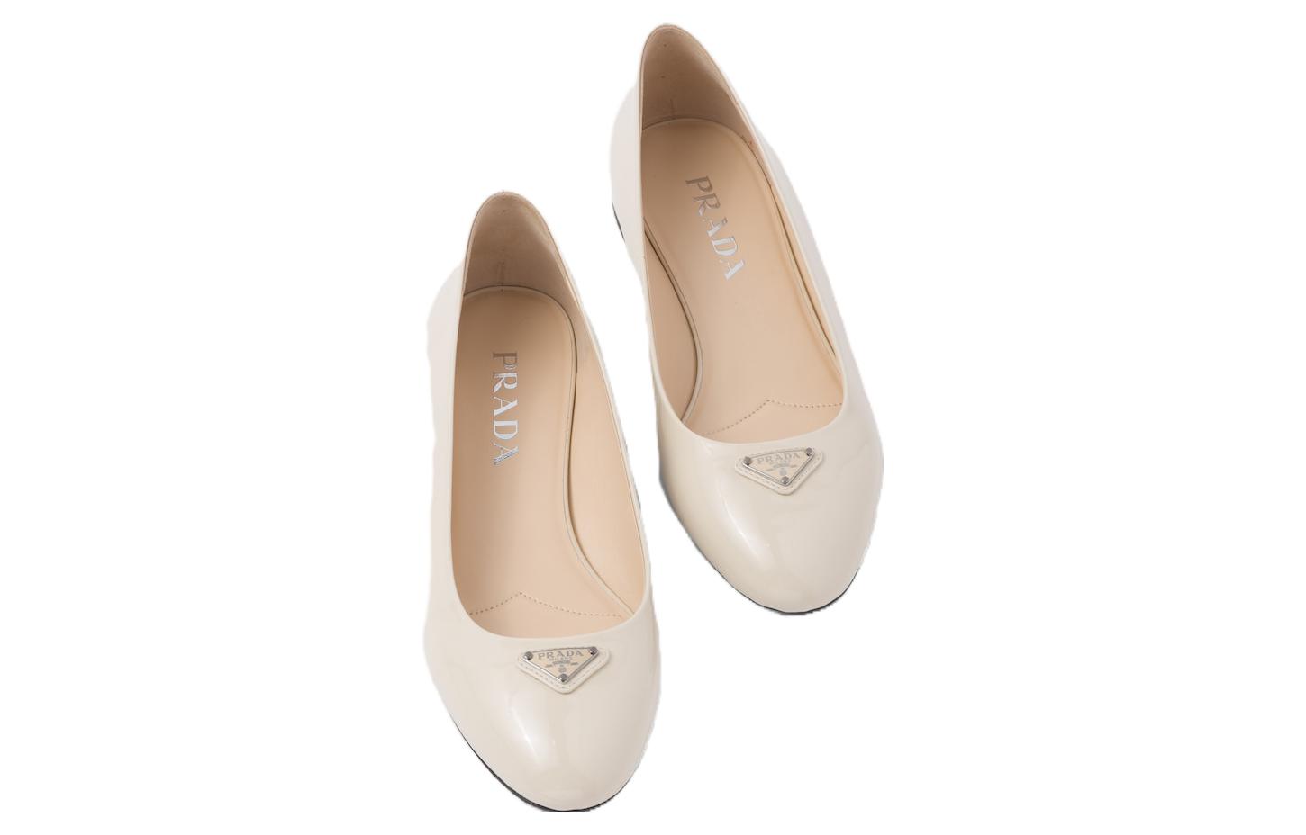 Lookbook (W) Prada Sepatu Sneakers Kulit Rendah 'Ivory White' 1F200N_069_F0304_F_015