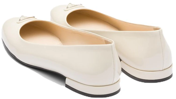 (W) Prada Sepatu Sneakers Kulit Rendah 'Ivory White' 1F200N_069_F0304_F_015 Shop (W) Prada Sepatu Sneakers Kulit Rendah 'Ivory White' 1F200N_069_F0304_F_015