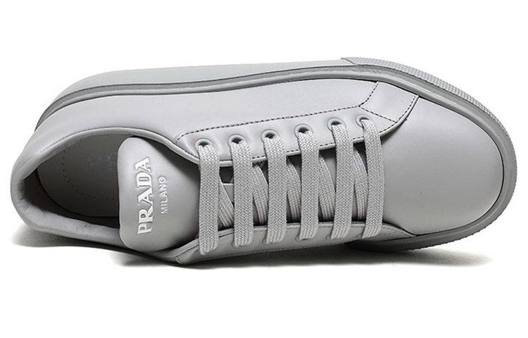 Lookbook (W) Prada Leren Sneakers ''Lichtgrijs'' 1E892L_3J8K_F073X_F_045