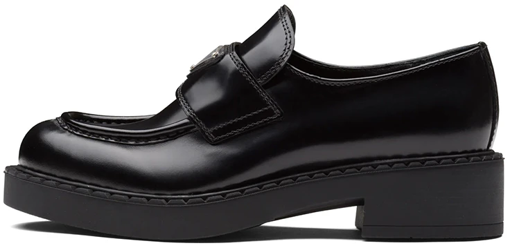 women-prada-loafer-black-patent-leather-1-d246-m-055-f0002-f-050