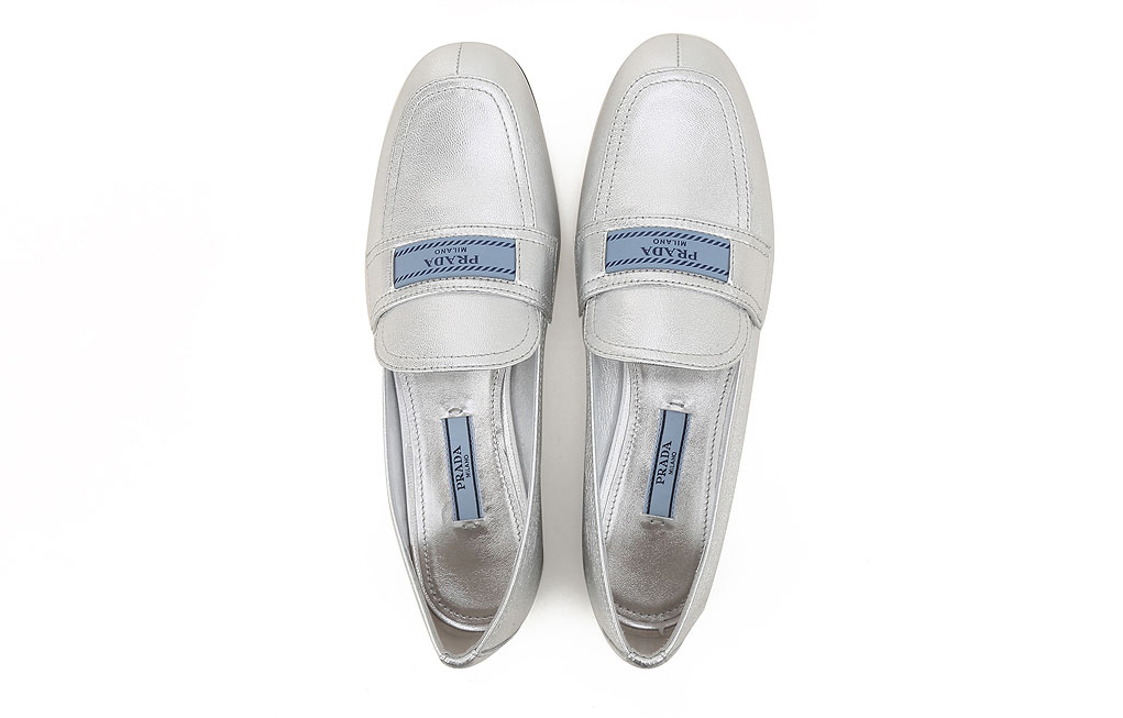 (W) Prada Logo Leather Sneaker 'Silver' 圖 4