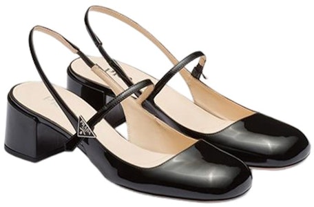 PRADA 亮面皮革 時尚徽章 粗跟 高筒鞋 女款 黑色 Lookbook PRADA 亮面皮革 時尚徽章 粗跟 高筒鞋 女款 黑色