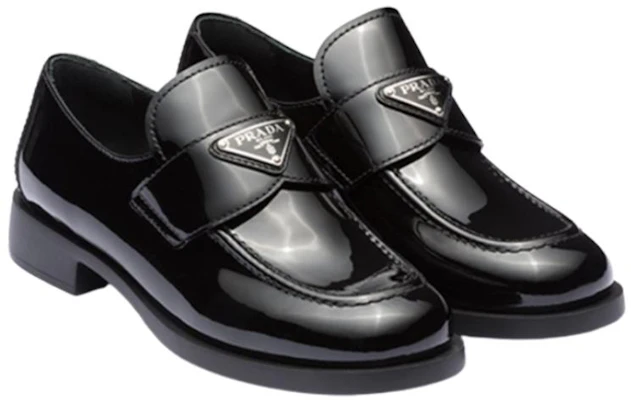 (W) 普拉达黑色漆皮乐福鞋 1D168N_069_F0002_F_025 Lookbook (W) 普拉达黑色漆皮乐福鞋 1D168N_069_F0002_F_025