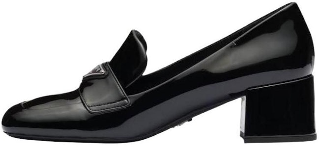 (W) Prada Sepatu Loafers Kulit Patent 'Hitam' 1D763M_069_F0002_F_045 Buy (W) Prada Sepatu Loafers Kulit Patent 'Hitam' 1D763M_069_F0002_F_045