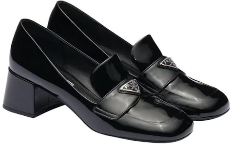 (W) Prada Sepatu Loafers Kulit Patent 'Hitam' 1D763M_069_F0002_F_045 Order (W) Prada Sepatu Loafers Kulit Patent 'Hitam' 1D763M_069_F0002_F_045